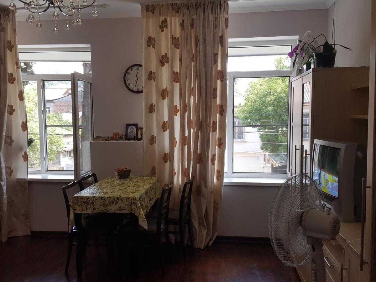 Абазинская 35 Suchumi Exteriér fotografie
