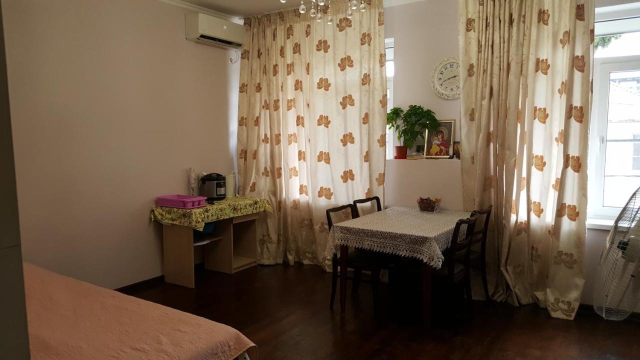 Абазинская 35 Suchumi Exteriér fotografie